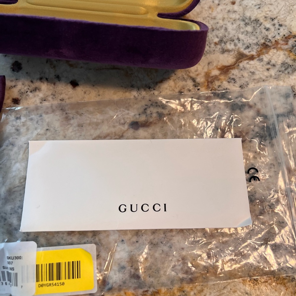 Brand New authentic Gucci sunglasses - Picture 3 of 9
